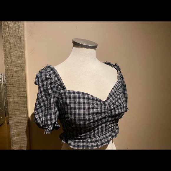 Flannel fabric crop top - Picture 1 of 5
